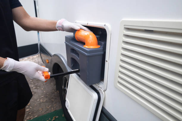Porta potty delivery and setup in Mount Vernon, TX